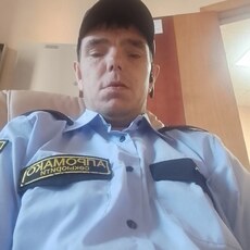 Виталя, 40