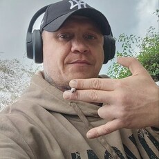 Толя, 37