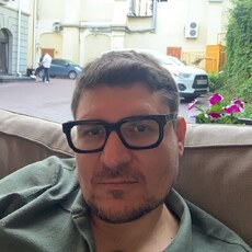 Виталя, 42