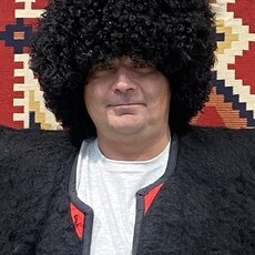Гоша, 40