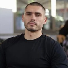 Юрий, 32