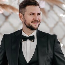 Валера, 33