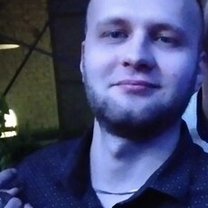 Слава, 32