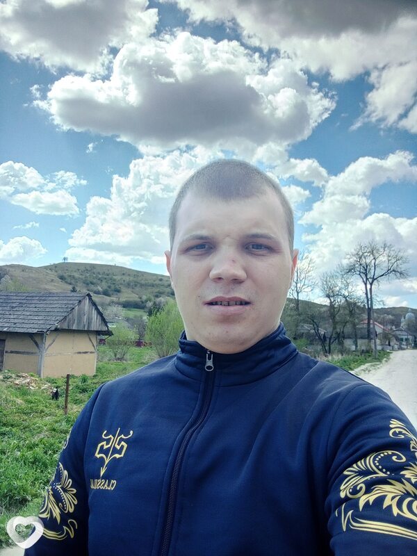 Артём