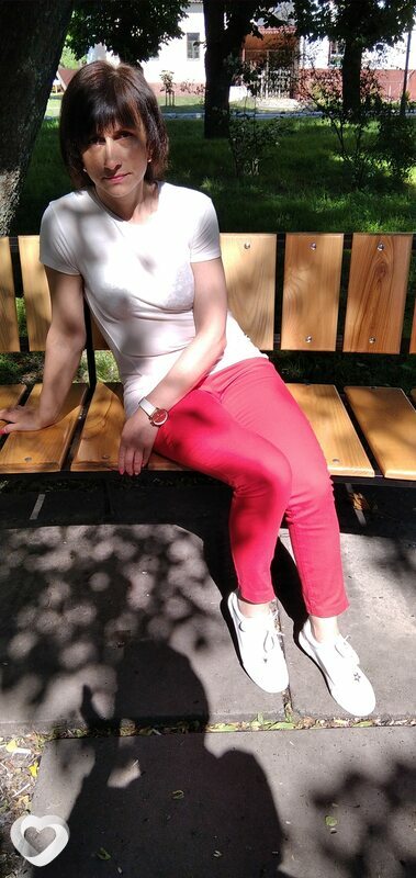 Оля