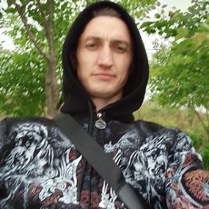 Яша, 35