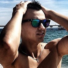 Валентин, 32