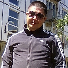 Виктор, 36