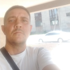 Виктор, 46