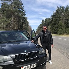 Толя, 37