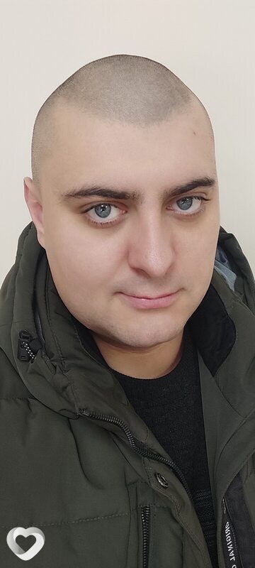 Артём