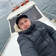 Яша, 42