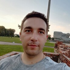 Толя, 33
