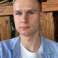 Юра, 28