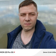 Роман, 38