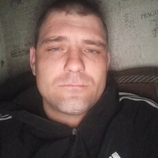 Денис, 33