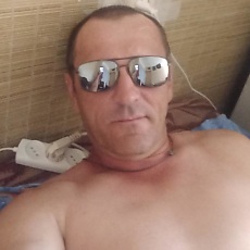 Лаврик, 49