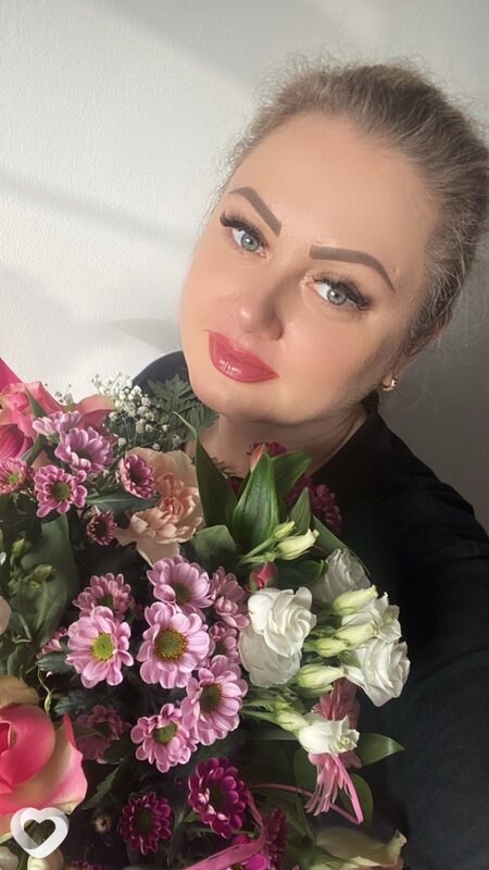 Аня