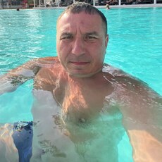 Виктор, 42