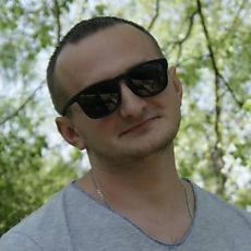 Яша, 37