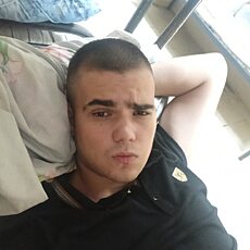 Макс, 26