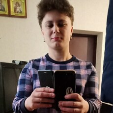 Эмилия, 26