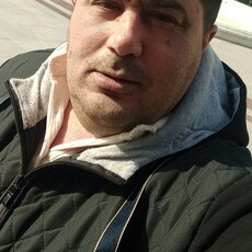 Яша, 41