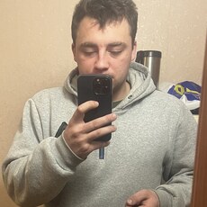Максим, 25