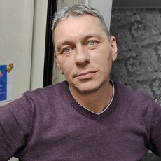 Юра, 35