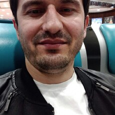 Виктор, 35