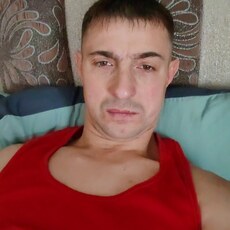 Гоша, 40