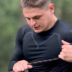Назар, 25