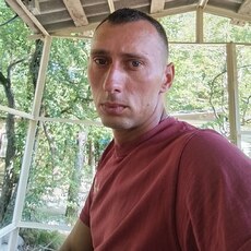 Юрий, 33