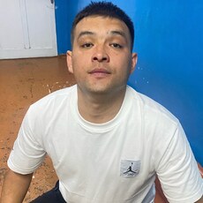 Тарас, 29