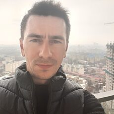 Ярослав, 36