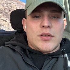 Юрий, 27
