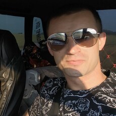 Толя, 31