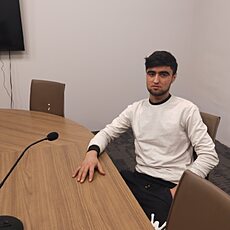 Артур, 23