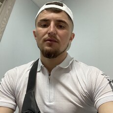 Тим, 25