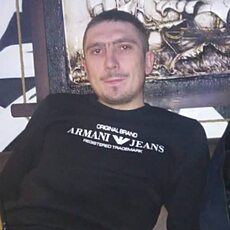 Яков, 32