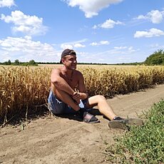 Роман, 30