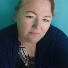 Эмилия, 44