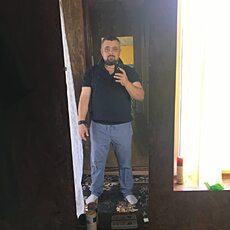 Ринат, 40