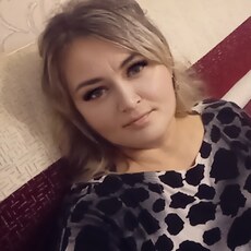 Эмилия, 38
