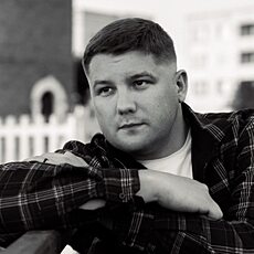 Гриша, 32