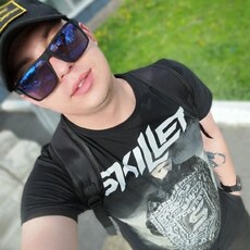 Виктор, 28