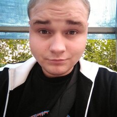 Даня, 27