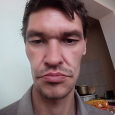 Виктор, 45