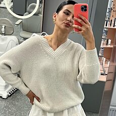Дина, 37