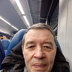 Яша, 63
